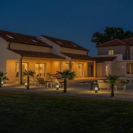 Resort Luka Et Rafael Dugopolje Exterior photo